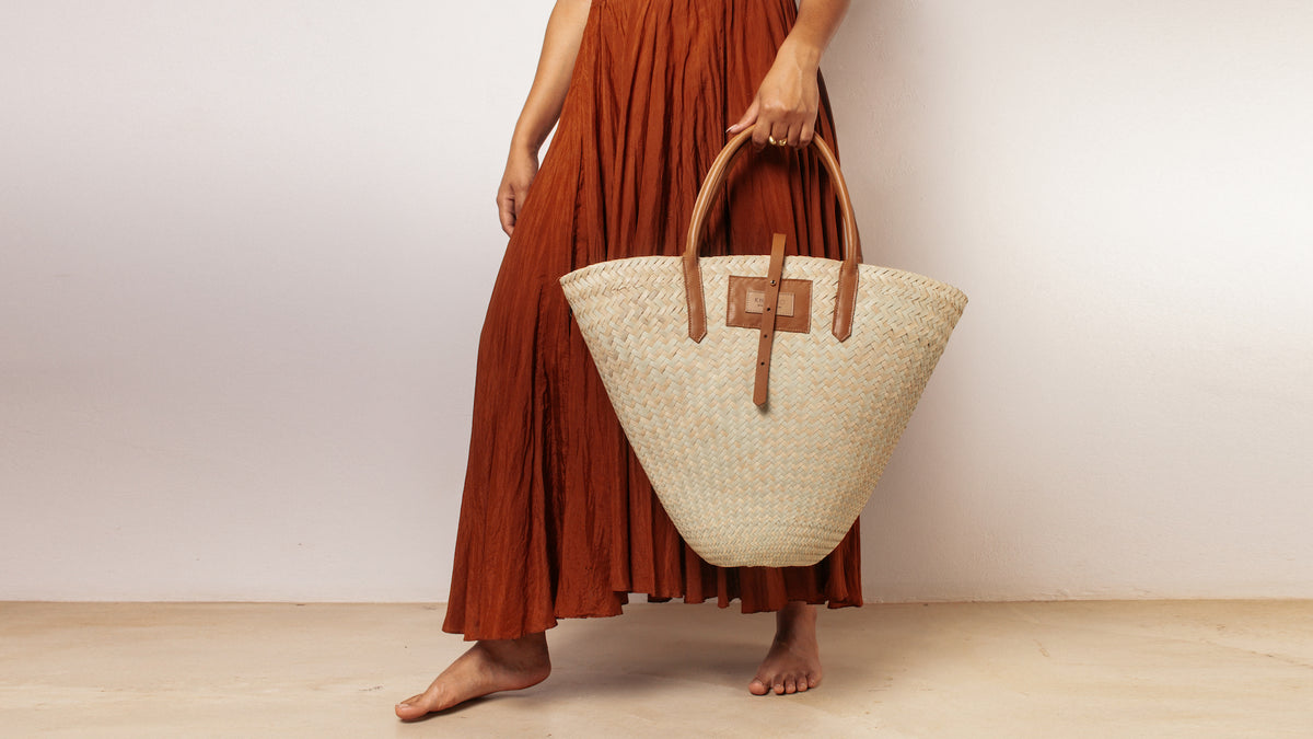Artisan Palm Cone Shopper in Tan